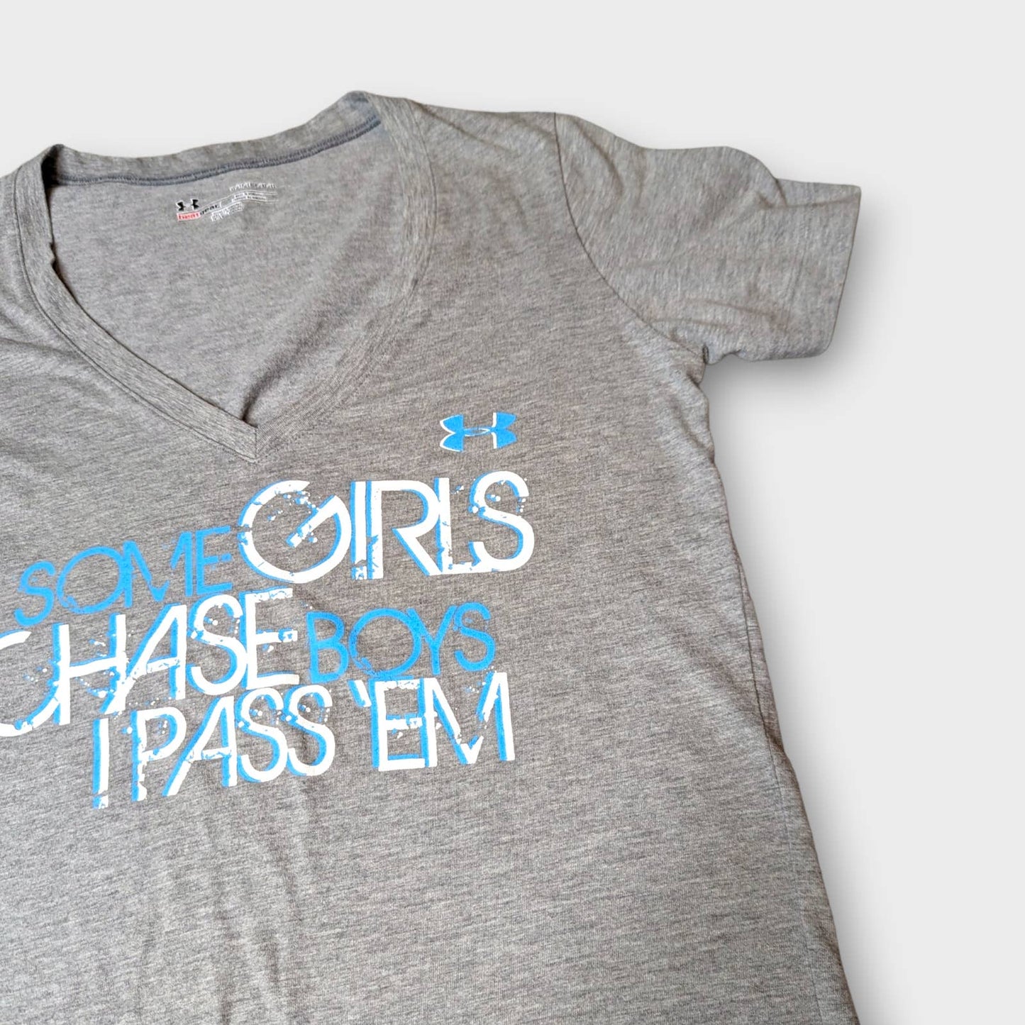 UNDER ARMOUR Gray Heat Gear Chase Boys Pass 'em XS