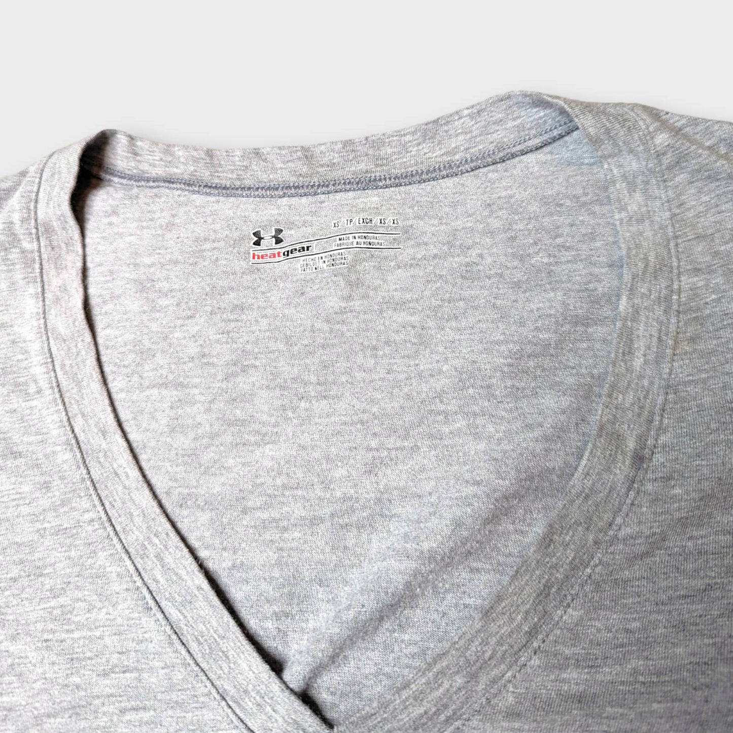 UNDER ARMOUR Gray Heat Gear Chase Boys Pass 'em XS