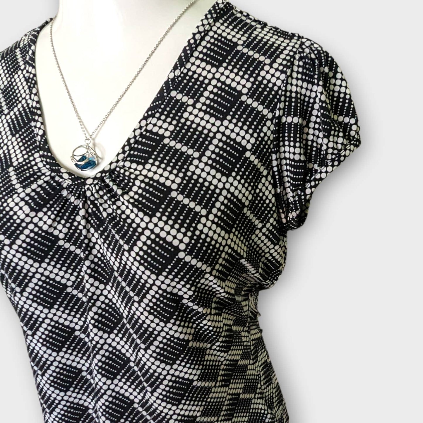WORTHINGTON Black White Polka Dot Geometric Top Medium