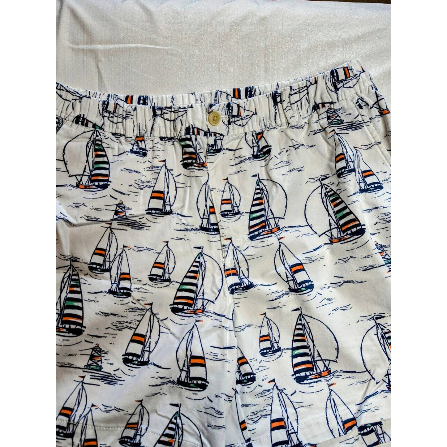 IZOD Large White Men's Shorts Navy Blue Sailboat Regatta Elastic Golf Summer