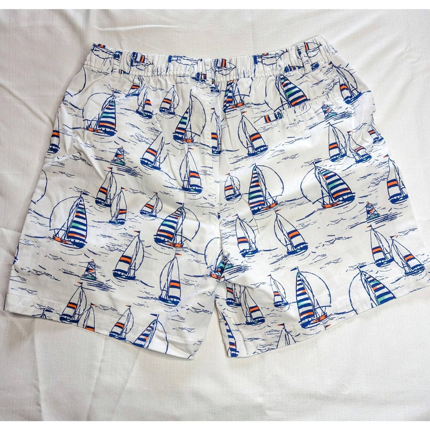 IZOD Large White Men's Shorts Navy Blue Sailboat Regatta Elastic Golf Summer