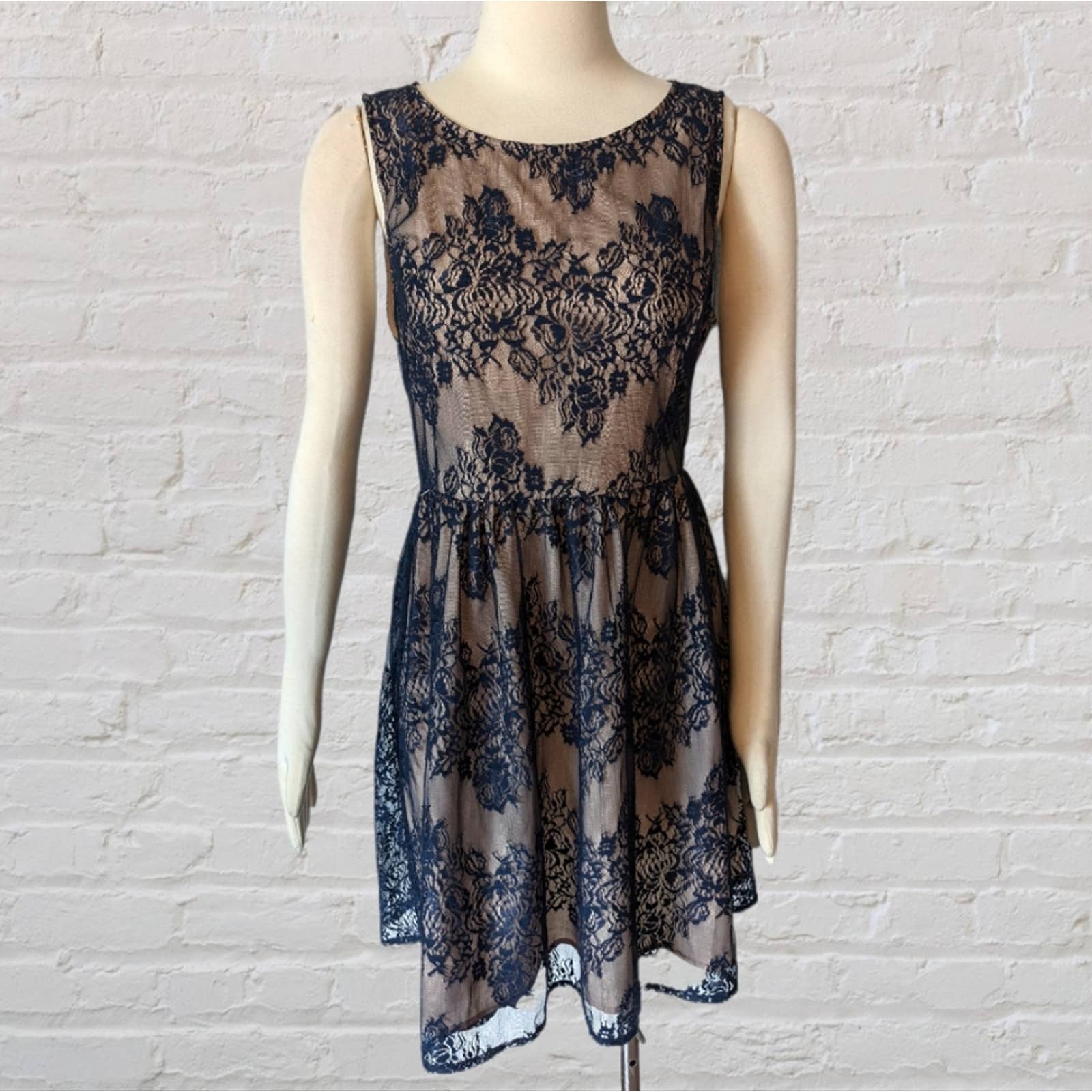 FOREVER 21 Navy Blue Lace Party Dress with Tan Lining Large FOREVER 21 Navy Blue Lace Party Dress with Tan Lining Large