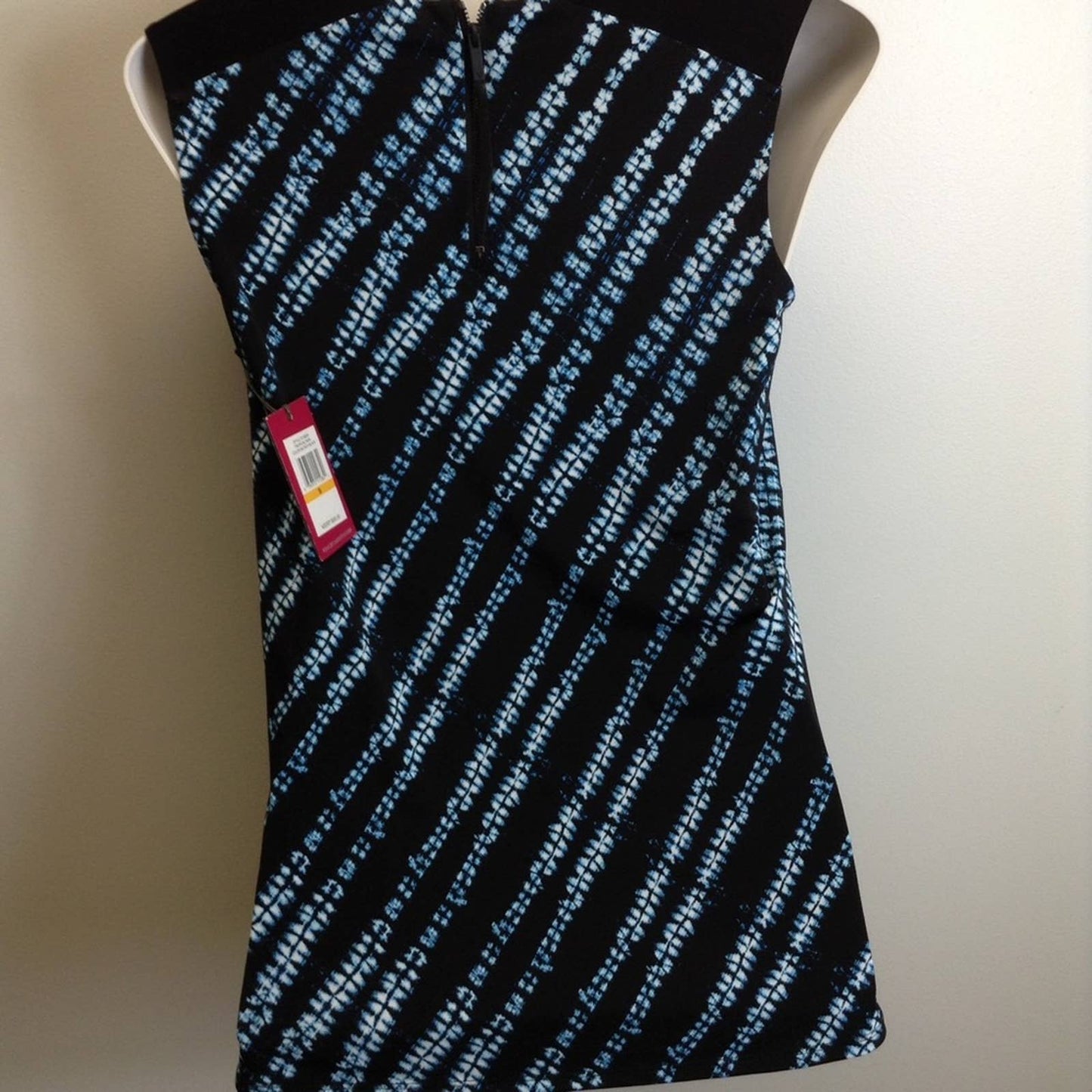 VINCE CAMUTO Tropical Rain Black Sleeveless Top Small