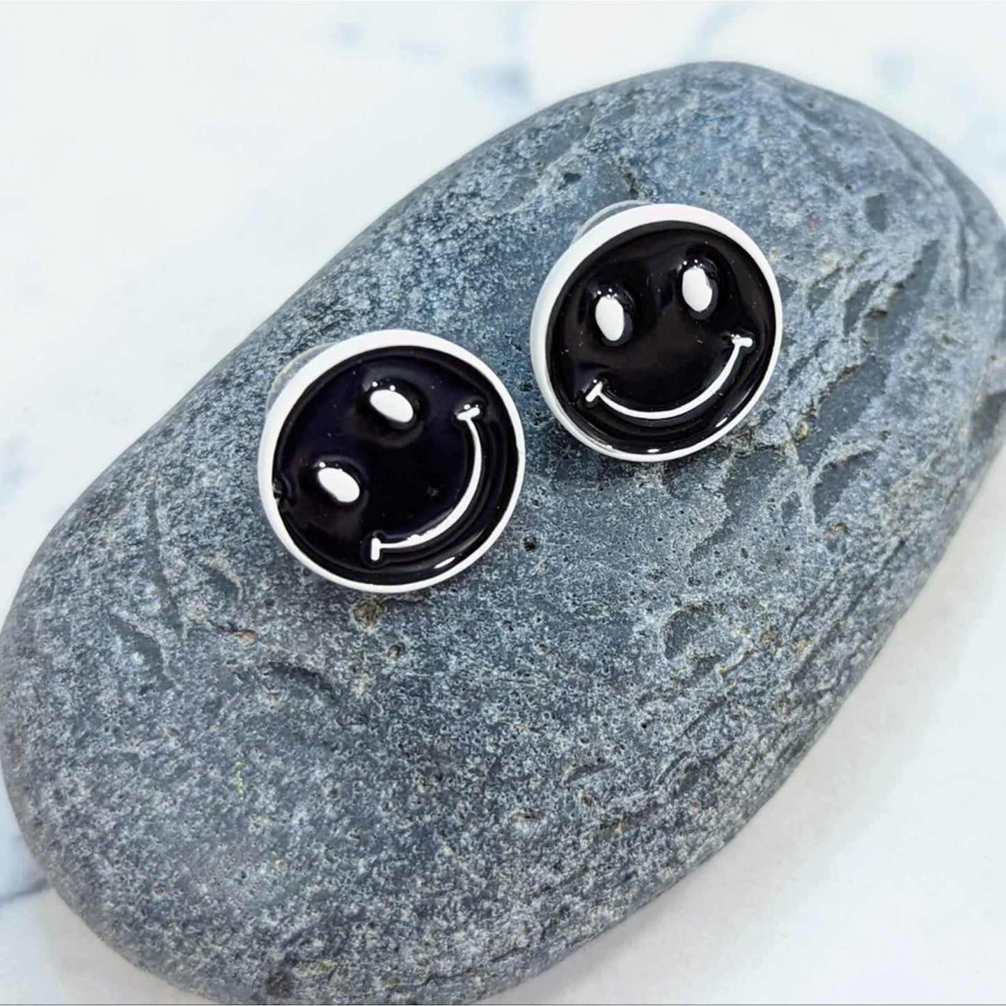 HAPPY FACE Black and White Post Earrings Smile Have a Nice Day