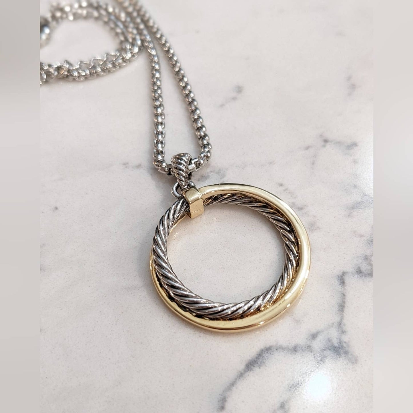 GOLD SILVER Two Tone Sparkle Twisted Rope Circle Pendant Necklace
