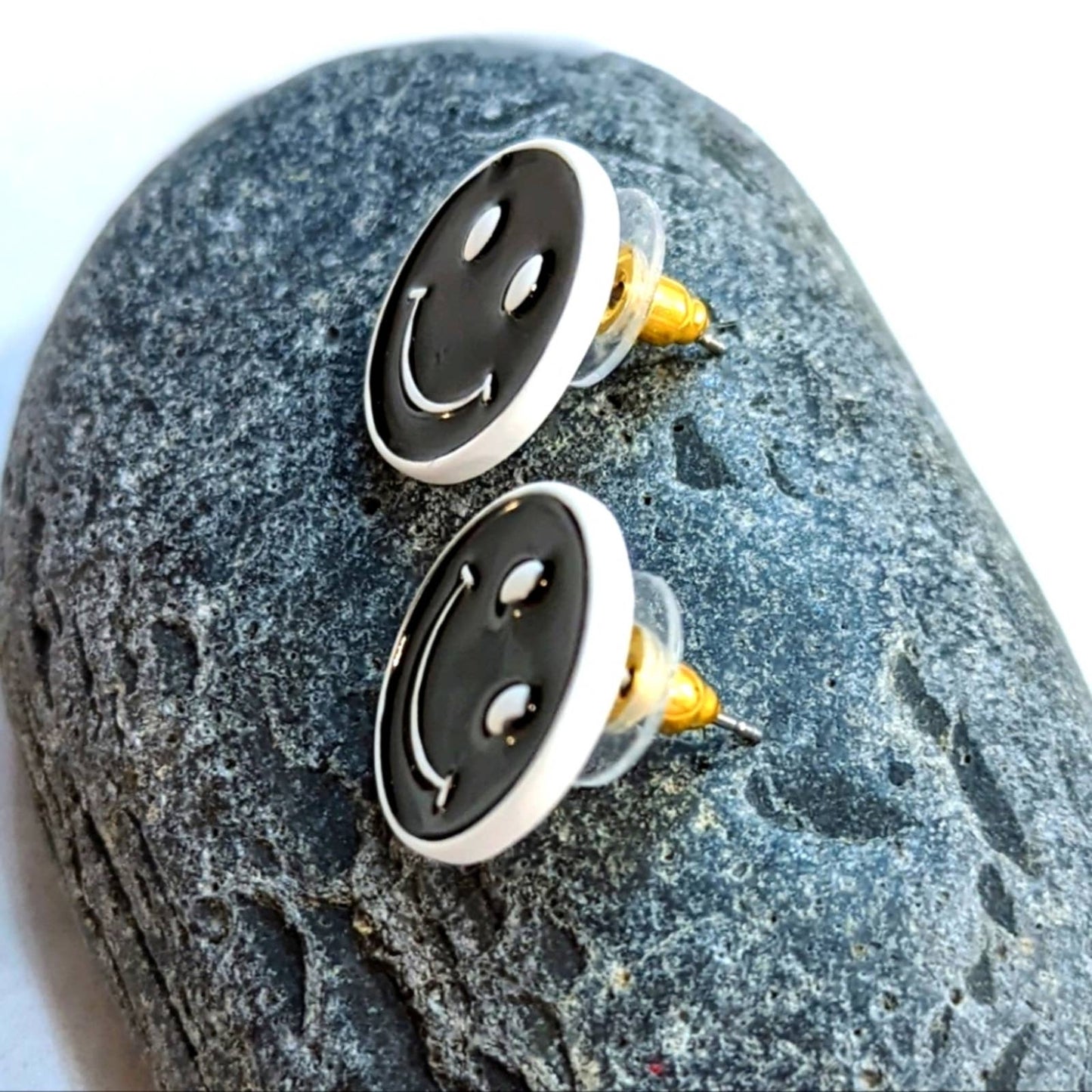HAPPY FACE Black and White Post Earrings Smile Have a Nice Day