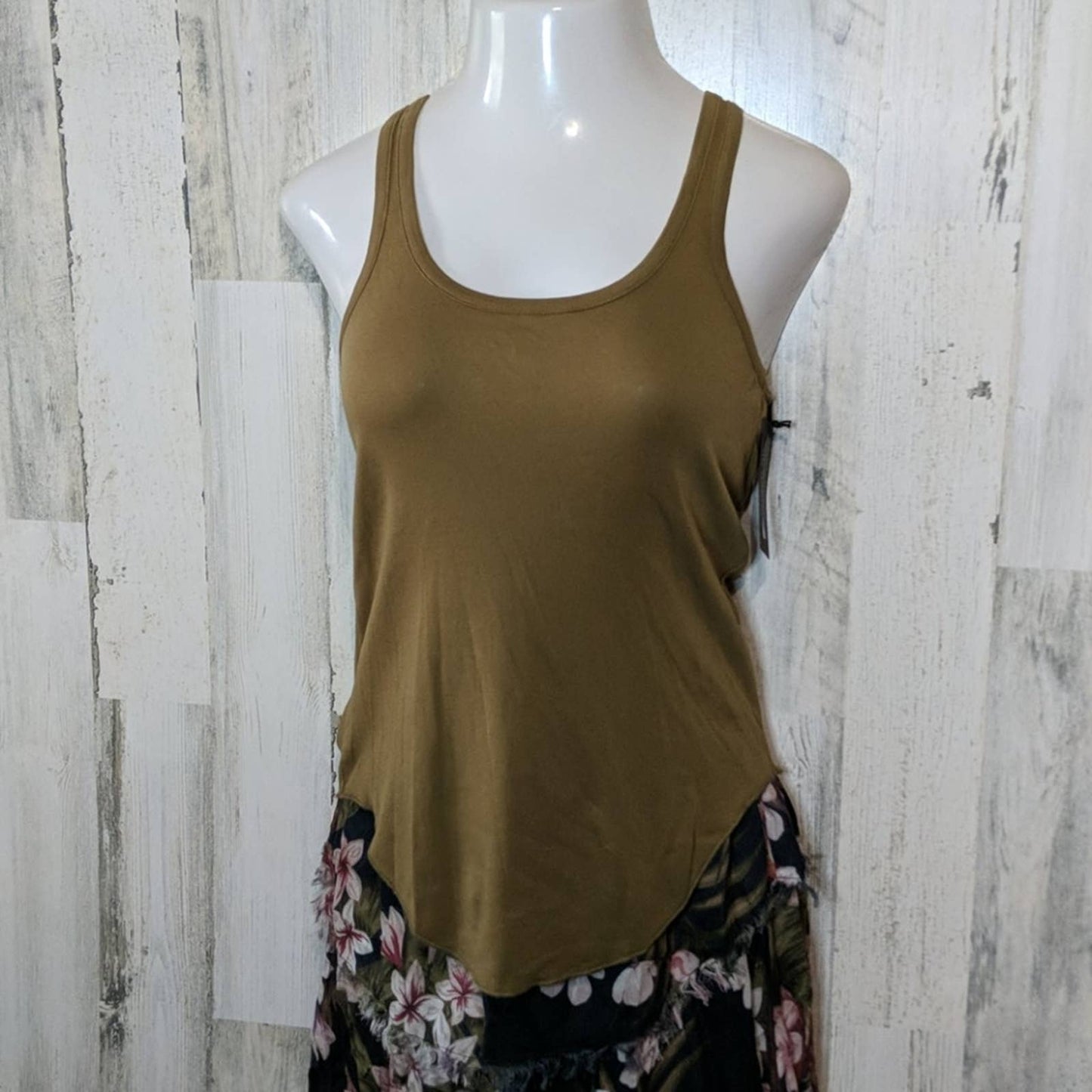 CHASER Olive Green Lattice Open Back Tank Medium