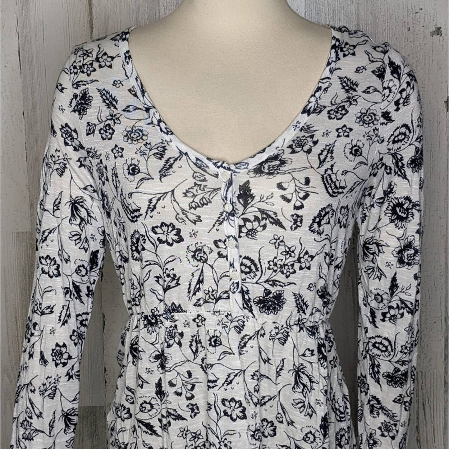 LUCKY BRAND White Navy Floral Button V-Neck Top Cinched Waist XS