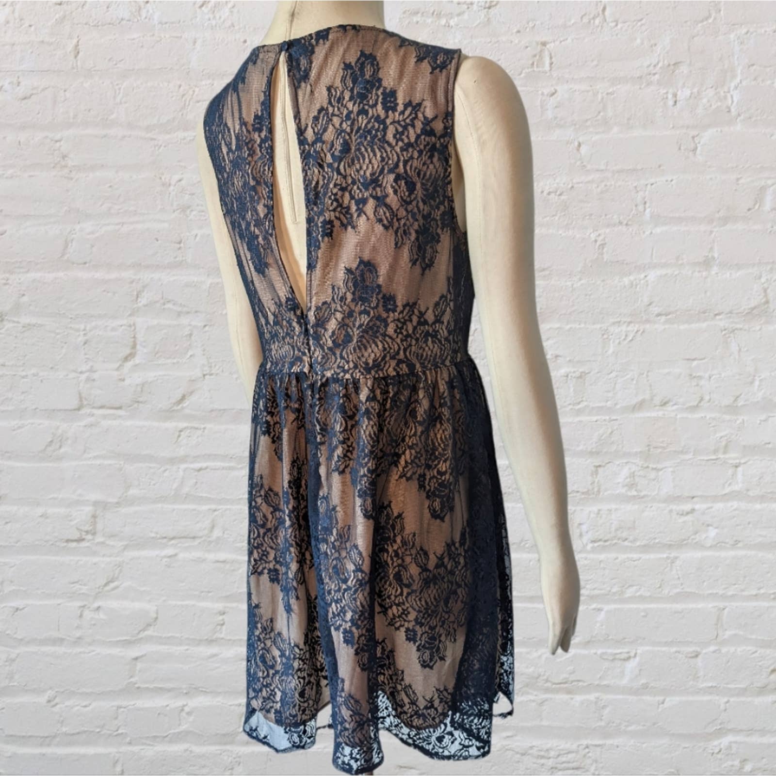 FOREVER 21 Navy Blue Lace Party Dress with Tan Lining Large FOREVER 21 Navy Blue Lace Party Dress with Tan Lining Large