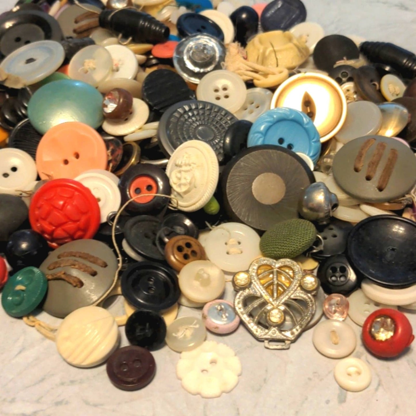 VINTAGE BUTTONS- 1 Pound Crafty Nostalgic Plastic Wood Buttons