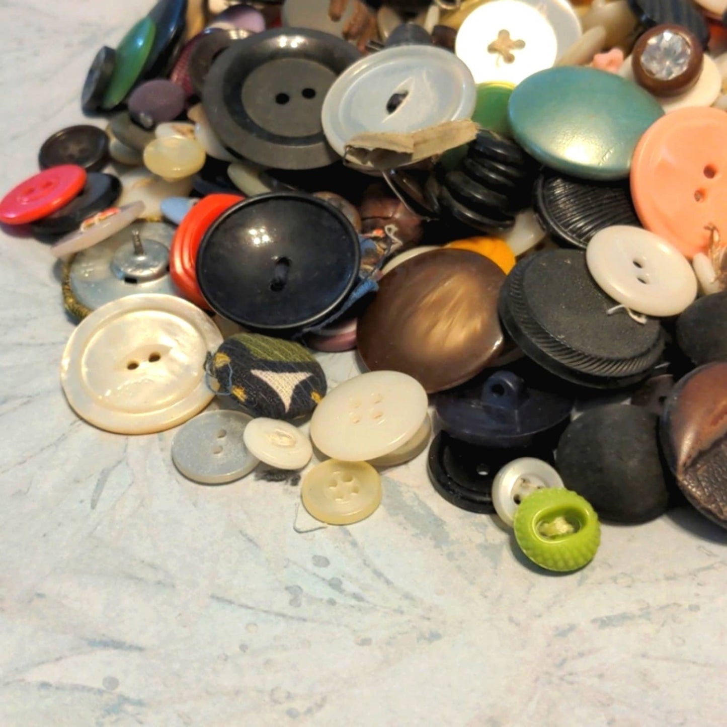 VINTAGE BUTTONS- 1 Pound Crafty Nostalgic Plastic Wood Buttons