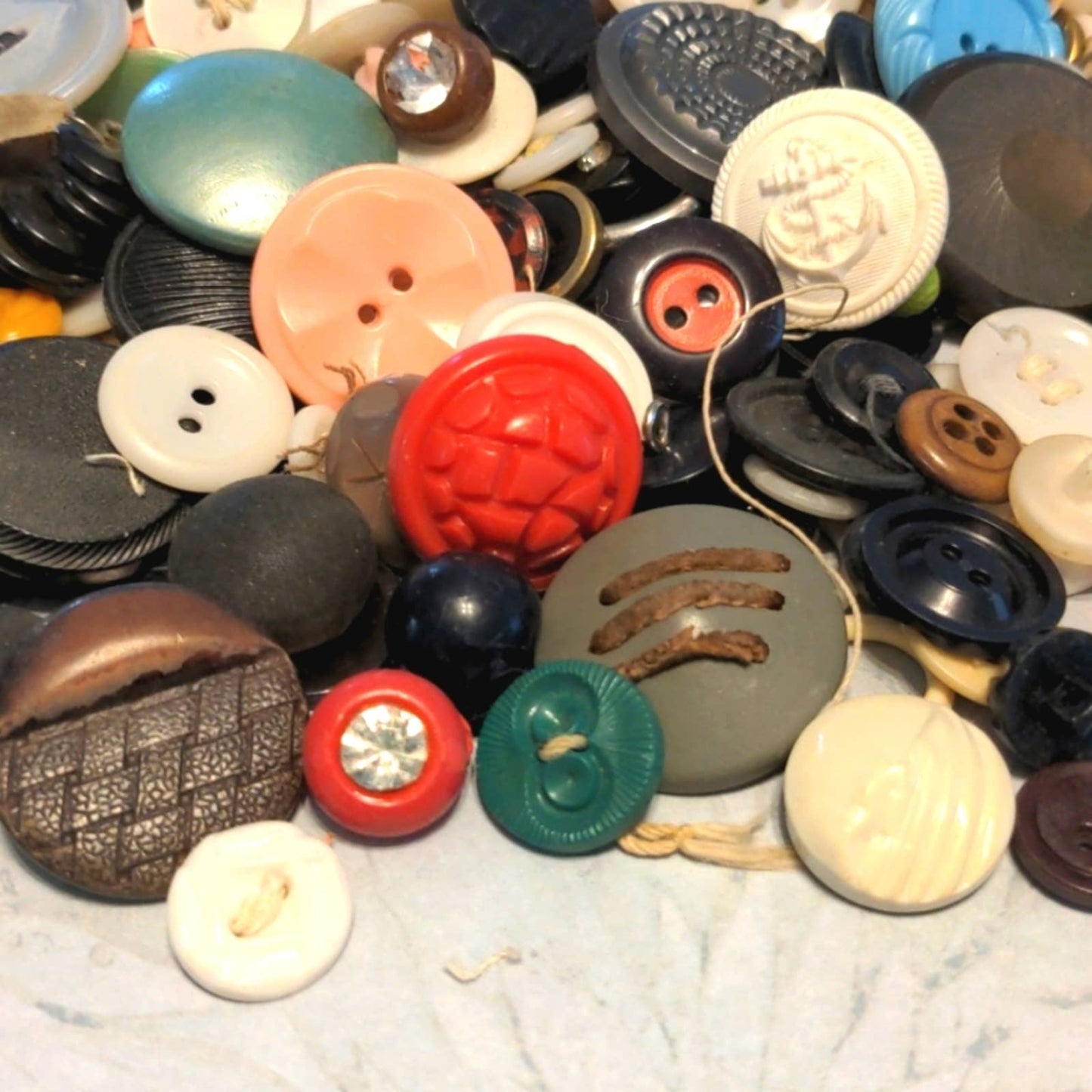 VINTAGE BUTTONS- 1 Pound Crafty Nostalgic Plastic Wood Buttons