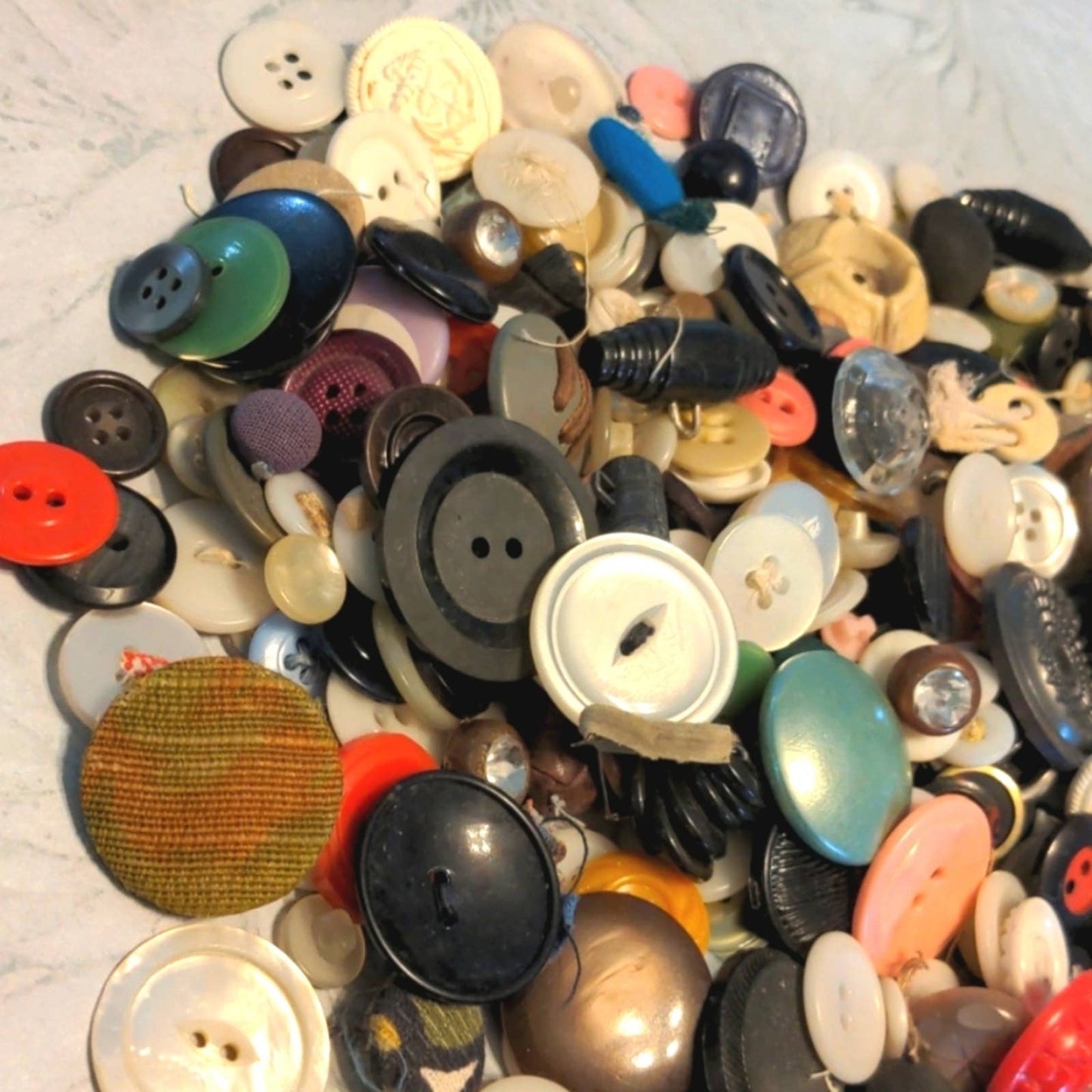 VINTAGE BUTTONS- 1 Pound Crafty Nostalgic Plastic Wood Buttons