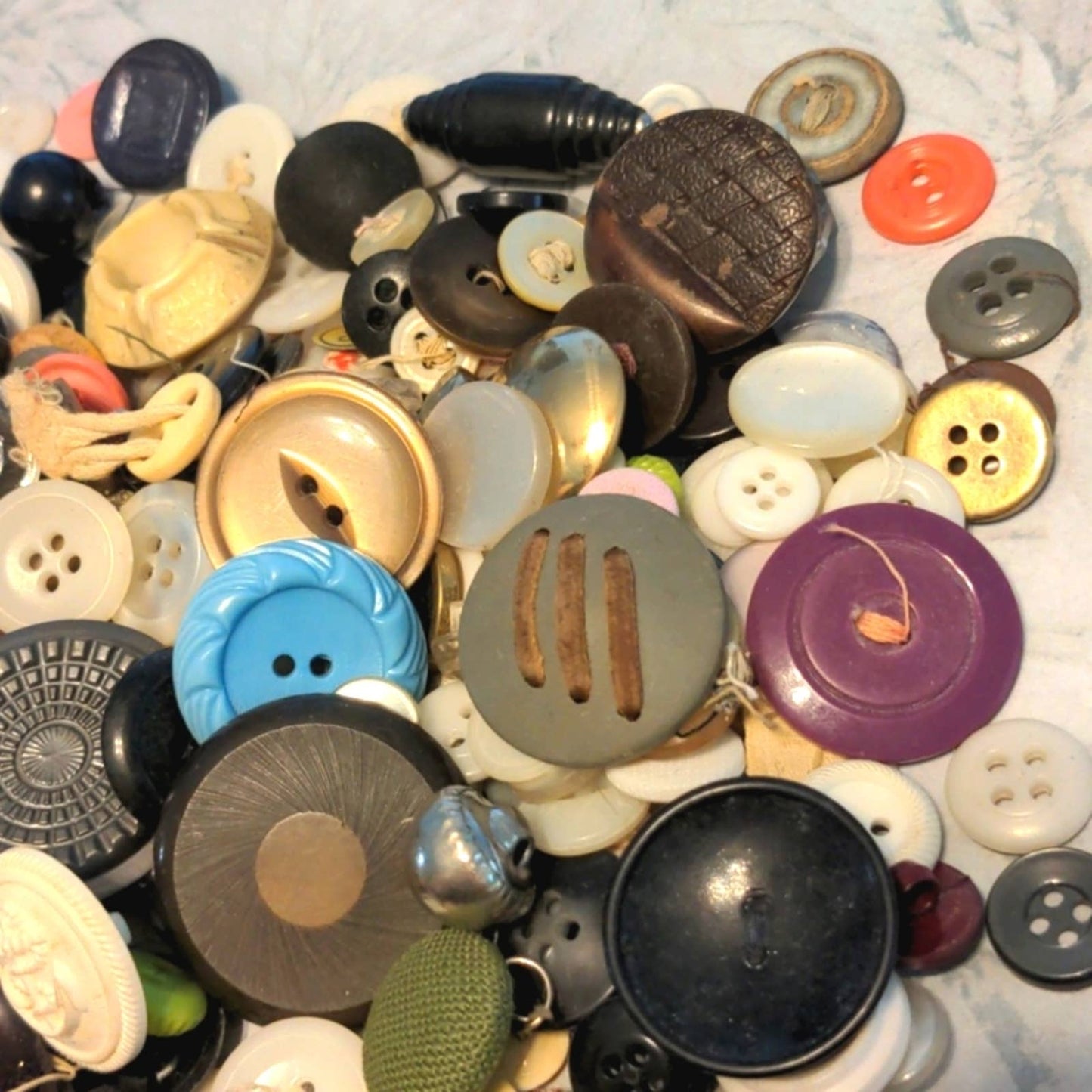 VINTAGE BUTTONS- 1 Pound Crafty Nostalgic Plastic Wood Buttons